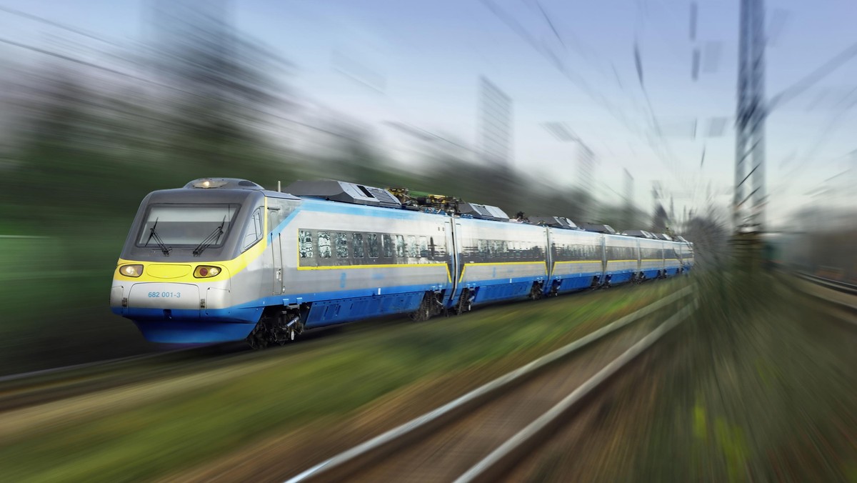 Według stanu na poniedziałkowy poranek, nie ma żadnej poprawy w systemie sprzedaży biletów PKP Intercity. Tak jak wczoraj, tak i teraz na stronie internetowej PKP IC widnieje komunikat, że "ze względu na trwające prace związane z wdrożeniem nowej oferty w internetowym systemie sprzedaży trwa przerwa technologiczna".