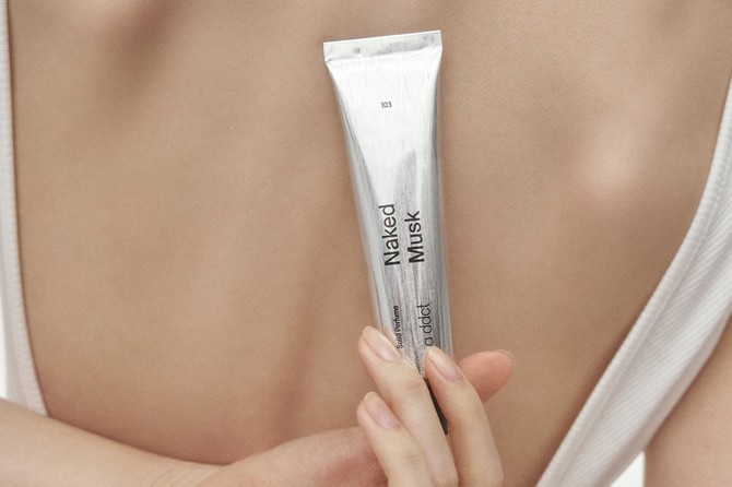 A ddct Naked Musk