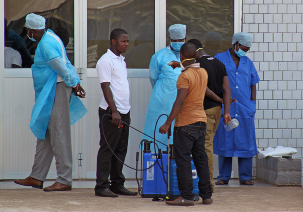 Trudna walka z wirusem Ebola. Pielęgniarki strajkują, chcą podwyżki