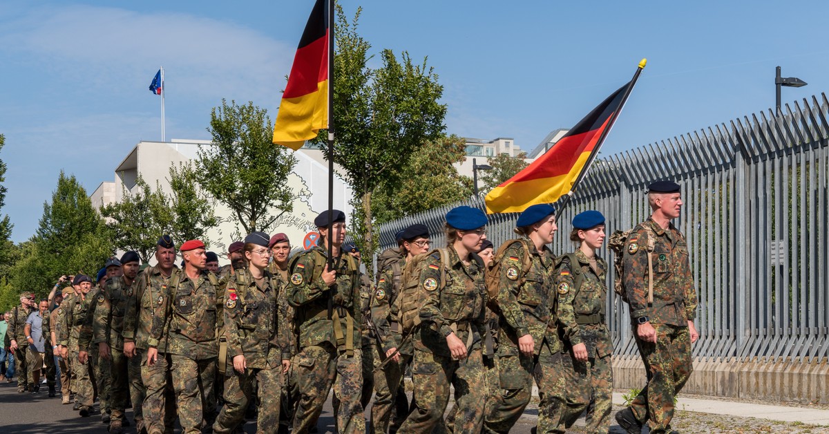 Niemcy w drodze na wojnę. Pierwszy krok do obowiązkowego poboru do wojska