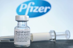 Renegocjacja umów na zakup szczepionek? Zmiany korzystne głównie dla Pfizera