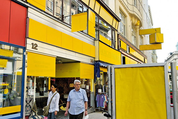 Wiedeń: zasłonili reklamy, by pokazać, jak jest ich dużo