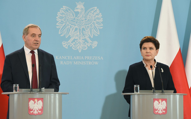 Premier Beata Szydło i minister w KPRM Henryk Kowalczyk