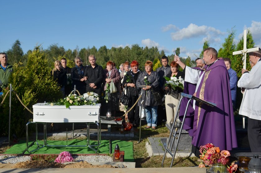 Pogrzeb Danielka zagłodzonego przez rodziców