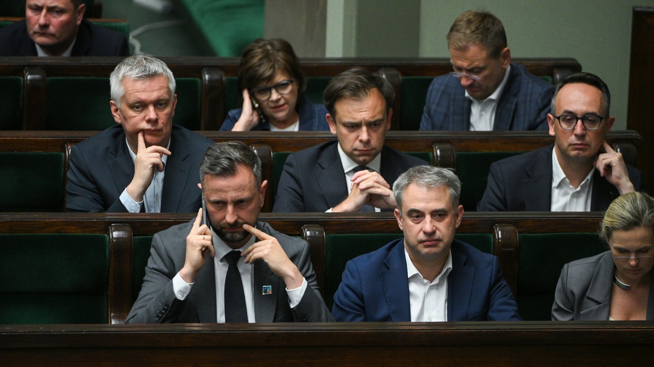 Sejm przyjął ustawę wiatrakową. Zapisano w niej zamrożenie cen energii do końca roku
