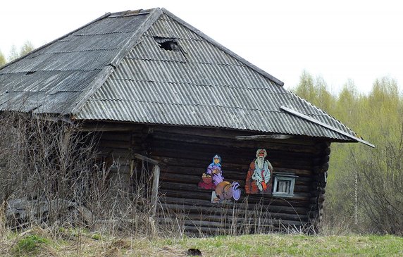 Rosja. Artysta przywraca życie opuszczonym wioskom