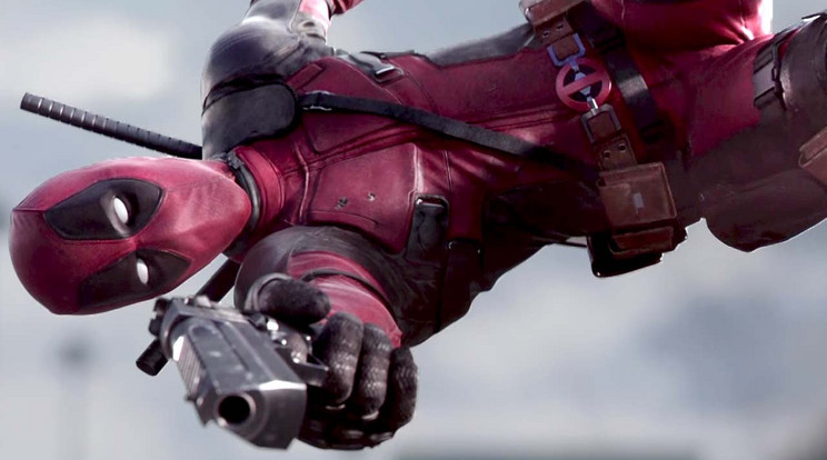 Deadpool a levegőben is életveszélyes / Fotó: InterCom