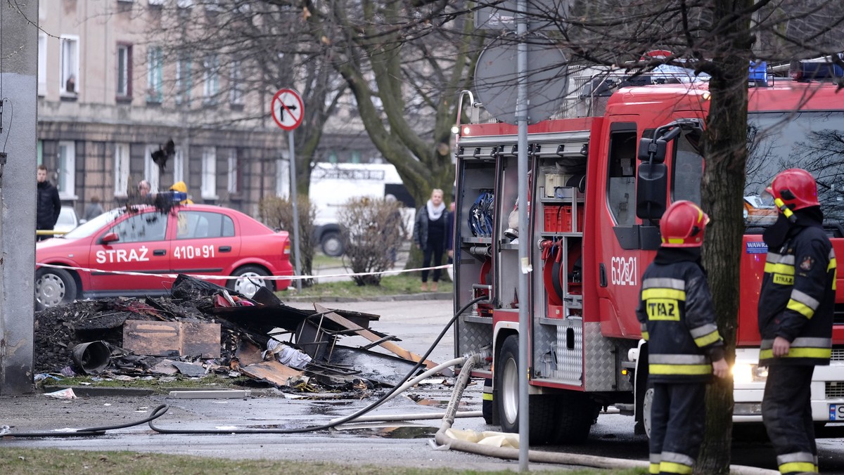 Prokuratura, która wszczęła śledztwo w sprawie wczorajszego wybuchu gazu w Bytomiu, na obecnym etapie bierze pod uwagę zarówno wypadek, jak i celowe doprowadzenie do eksplozji. W wybuchu zginęły dwie osoby, z budynku ewakuowano 13 mieszkańców.