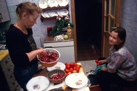 "TI SI, ĆERKO, TATIN SIN", mnogi SRBI svoje naslednice zovu SINE i evo kako to stvarno utiče na devojčice! Rade to i NESVESNO, ali POZNATE MAME nemaju dilemu