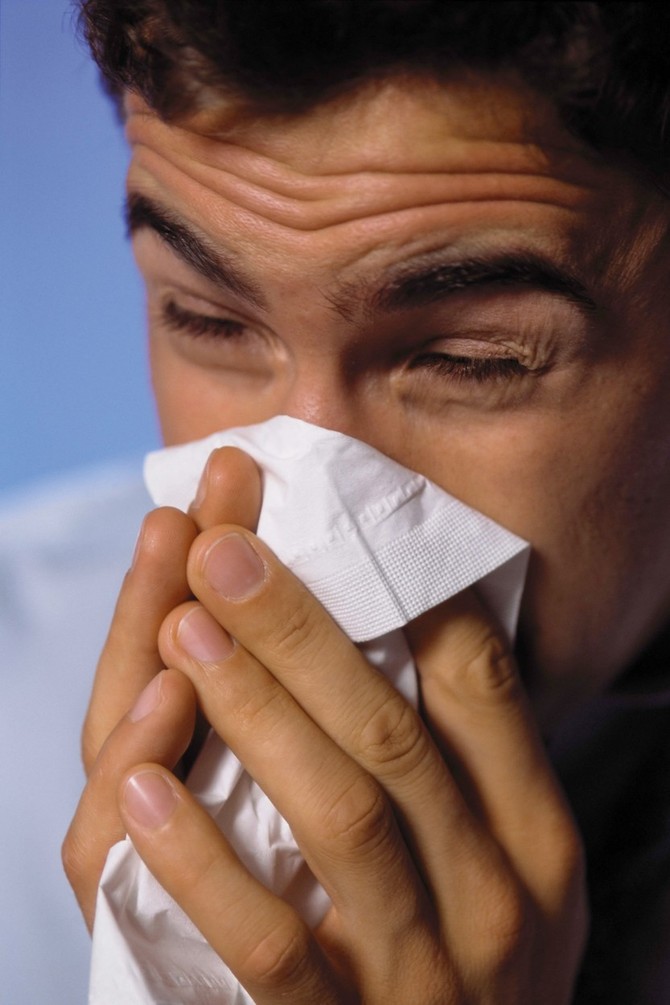 Korona i grip imaju veoma slične simtpome, ali se kliničke slike kod ovih bolesti veoma razlikuju 