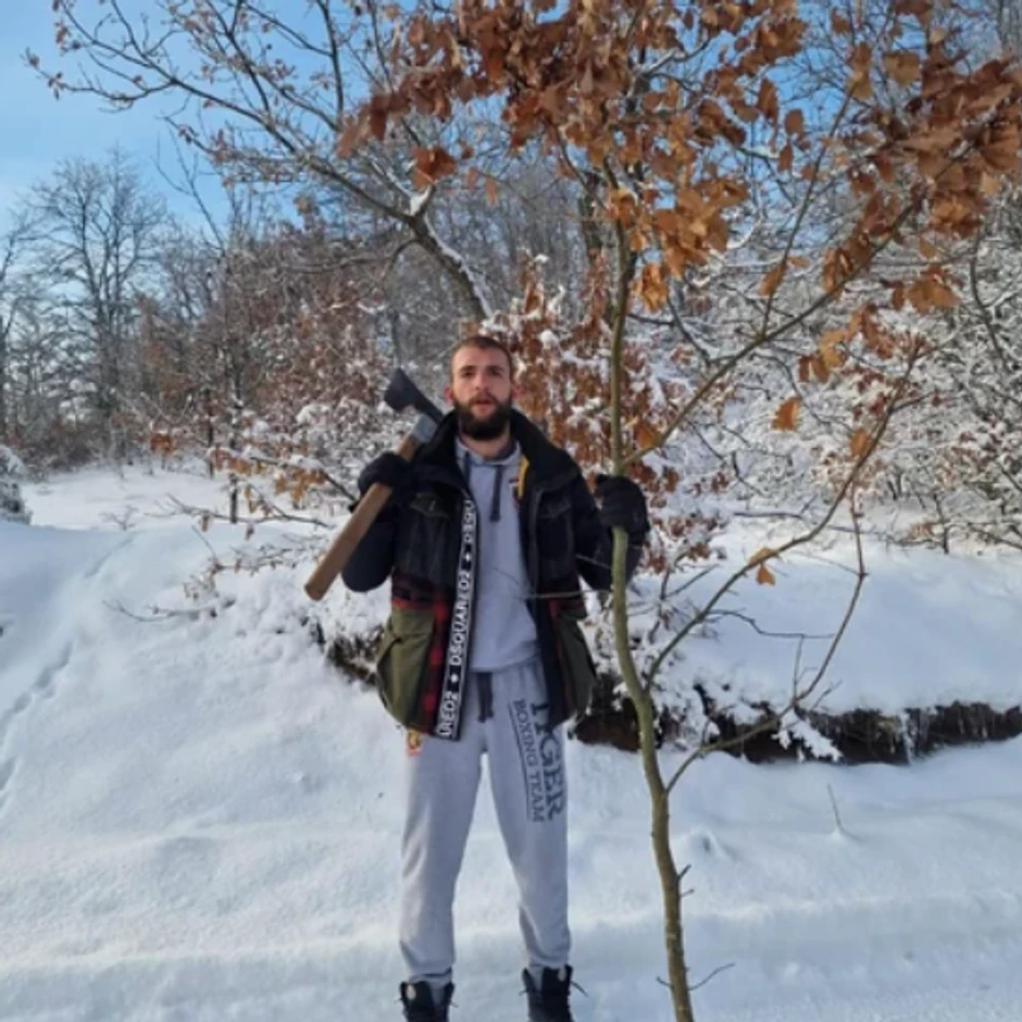 Veljko išao po Badnjak