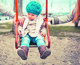 Mama, tata i kawałek dziecka. Polski sąd nie chce mieć kłopotu