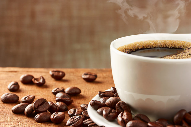 Pijesz kawę od razu po przebudzeniu? Robisz to źle