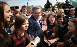 Komorowskiemu podstawili działacza PiS? Mocne oskarżenia z PO