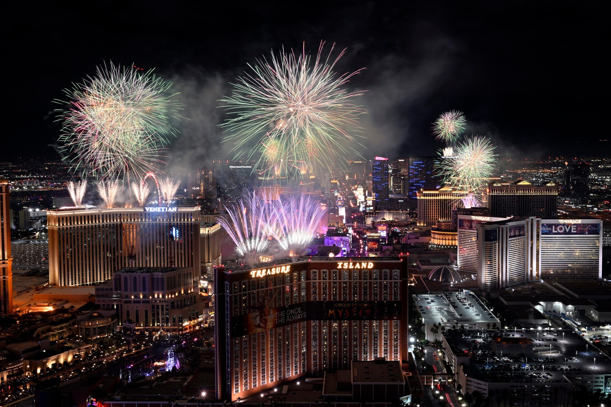 Oslava nového roka v Las Vegas.
