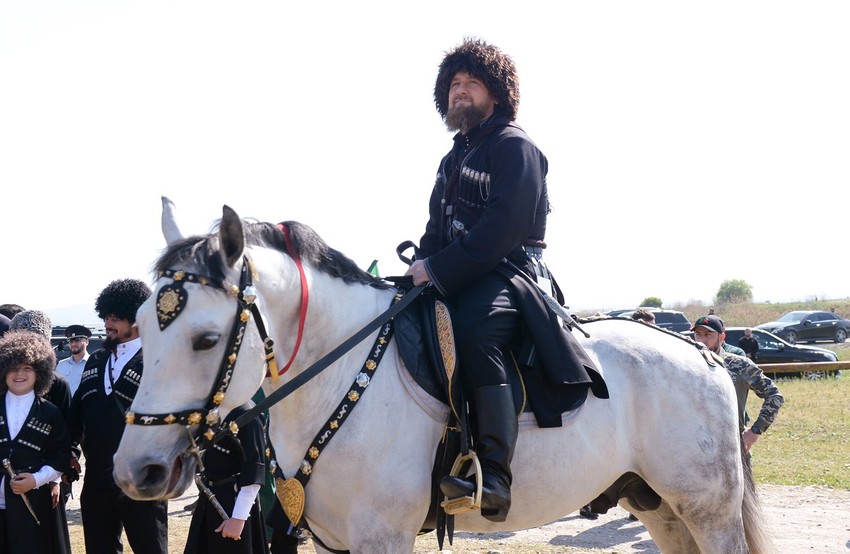 Kadirov na konju kod Groznija u aprilu 2019.