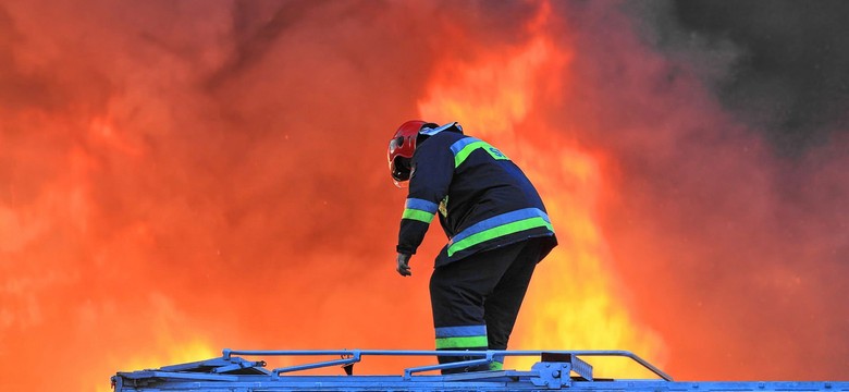 Nad ranem w hali z paliwami alternatywnymi wybuchł pożar. Jest apel do mieszkańców