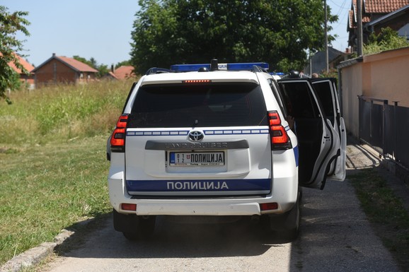 "POČEO JE DA VIČE, PRETI, KRENUO JE NA MENE" Oglasila se žena koja je brutalno pretučena u Rakovici: Tvrdi da je i ranije zlostavljana