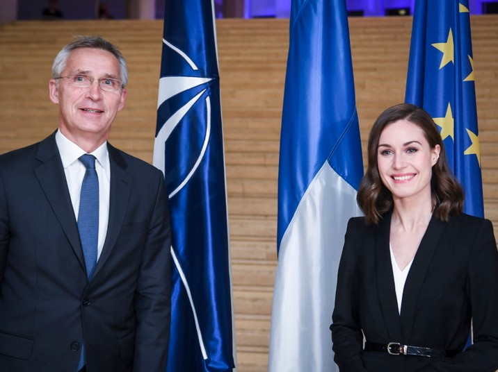 Premier Finlandii Sanna Marini Sekretarz Generalny NATO Jens Stoltenberg.