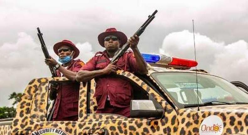 Amotekun arrests 2 for impersonating police, FRSC officers, stealing in Osun. [Autojosh]