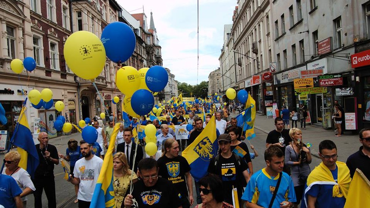 Już za 10 dni ulicami Katowic przejdą zwolennicy autonomii Śląska. Organizatorzy spodziewają się kilku tysięcy uczestników, w tym delegacji ze Stowarzyszenia Osób Narodowości Kaszubskiej. – Chcemy pokazać, odwołując się do doświadczeń zachodniego świata, że autonomia to normalność – zapowiada Jerzy Gorzelik, lider Ruchu Autonomii Śląska.