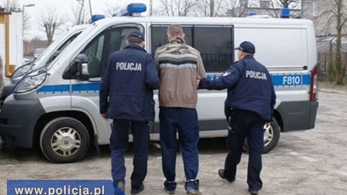 Policjanci rozwikłali zagadkę zaginięcia i śmierci 48-letniej mieszkanki powiatu kutnowskiego. W ciągu kilku zaledwie godzin od zgłoszenia zaginięcia kobiety wytypowano, a następnie zatrzymano, mężczyznę mogącego mieć związek z tym zdarzeniem. Dzięki zebranemu materiałowi dowodowemu podejrzany, 28-letni mieszkaniec powiatu kutnowskiego, usłyszał prokuratorski zarzut dokonania zabójstwa. Dziś sąd zadecyduje o jego tymczasowym aresztowaniu. Za popełnioną zbrodnię grozi mu surowa kara.