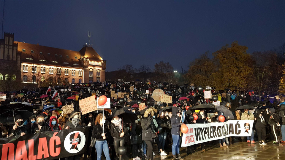 Szczecin. Protest przeciw zaostrzeniu prawa antyaborcyjnego