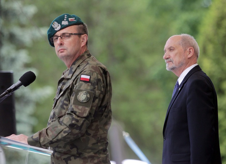 Gen. Marek Tomaszycki i Antoni Macierewicz