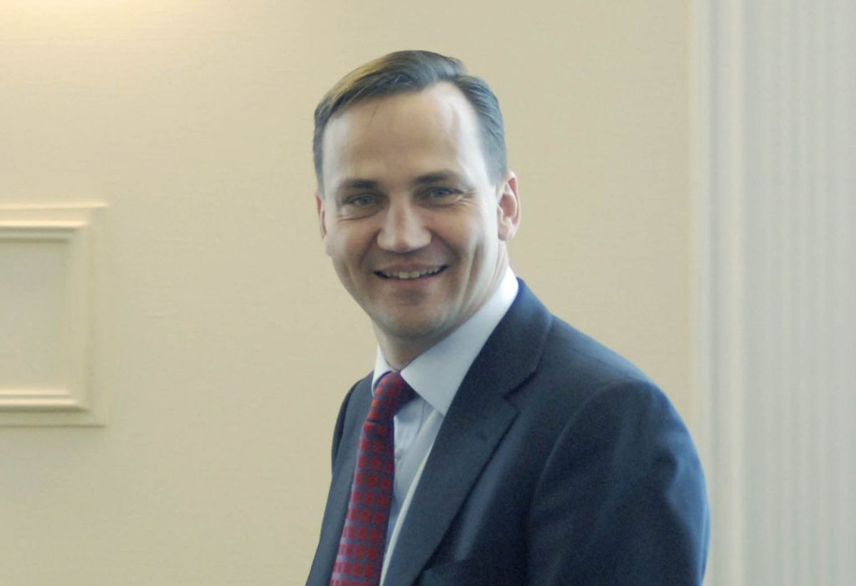 Wojnę z obraźliwymi wpisami rozpoczął minister Radosław Sikorski. Fot. Newspix.pl/ Marcin Lobaczewski