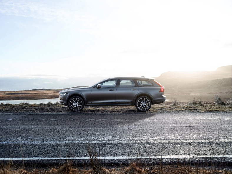 Volvo V90 Cross Country