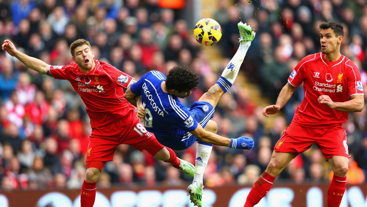 Jedenaste spotkanie bez porażki rozegrali w Premier League piłkarze Chelsea. Lider angielskiej ekstraklasy pokonał na Anfield Liverpool 2:1, będąc zespołem lepszym przez większą część meczu. Bramki dla The Blues zdobyli Gary Cahill oraz Diego Costa. Honorowe trafienie dla gospodarzy zanotował Emre Can.