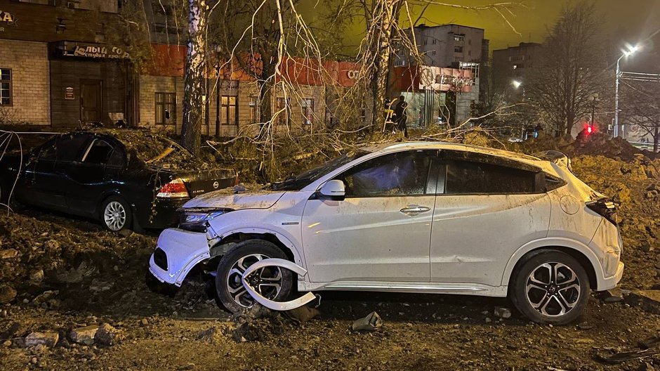 Miejsce upadku bomby w Biełgorodzie w Rosji