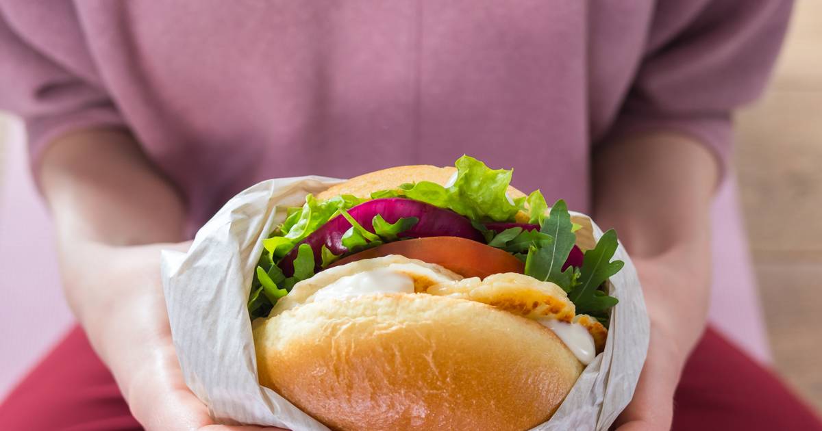 Burger Halloumi w nowej ofercie KFC dla wegetarian - Noizz