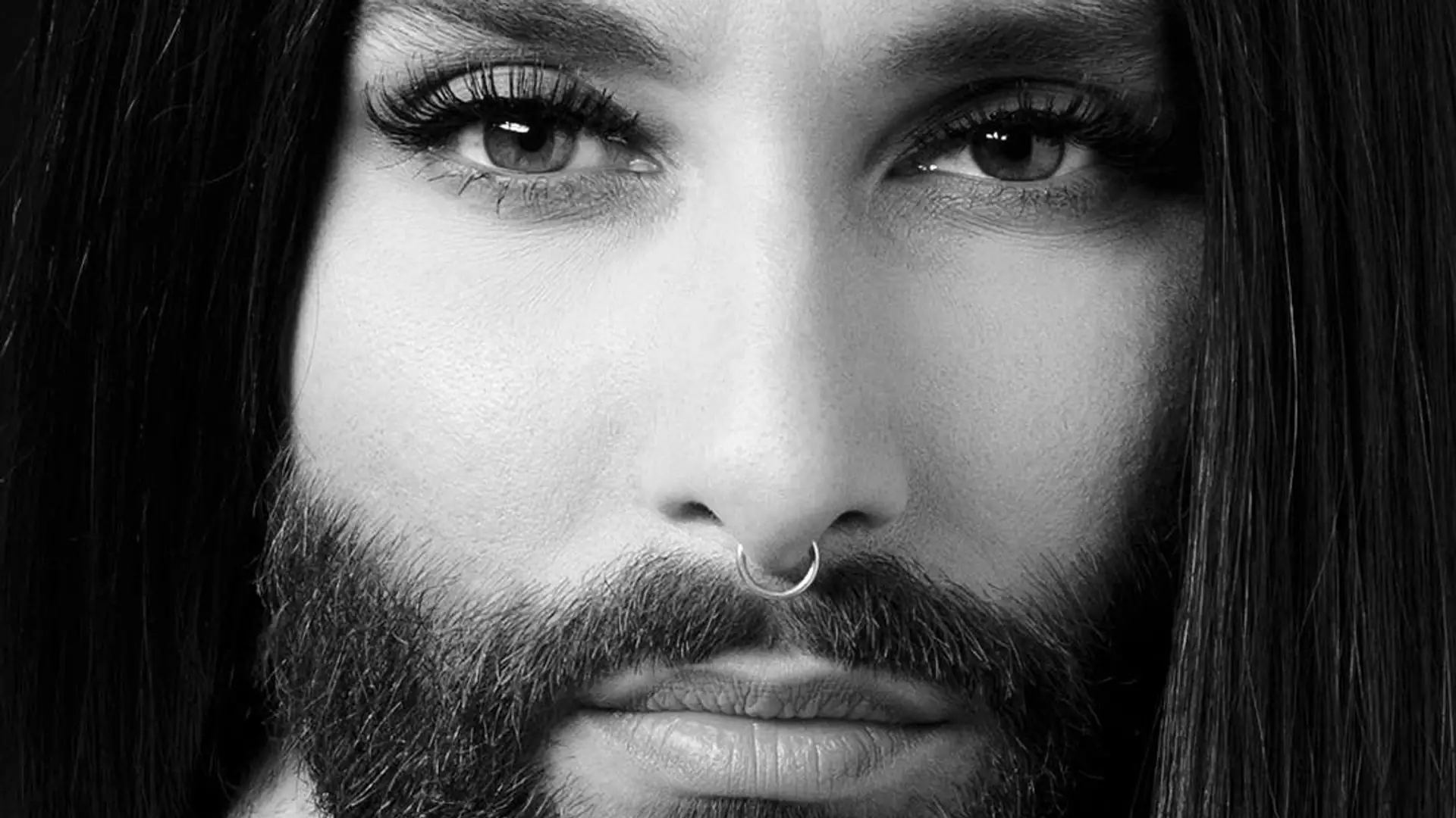 Conchita Wurst ma HIV i była z tego powodu szantażowana