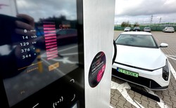 Płonące elektryki to mit? Twarde dane Straży Pożarnej za 2025 rok