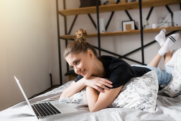 Videócseteljünk amennyit csak tudunk! Ne engedjük elhatalmasodni a depressziót! (x)