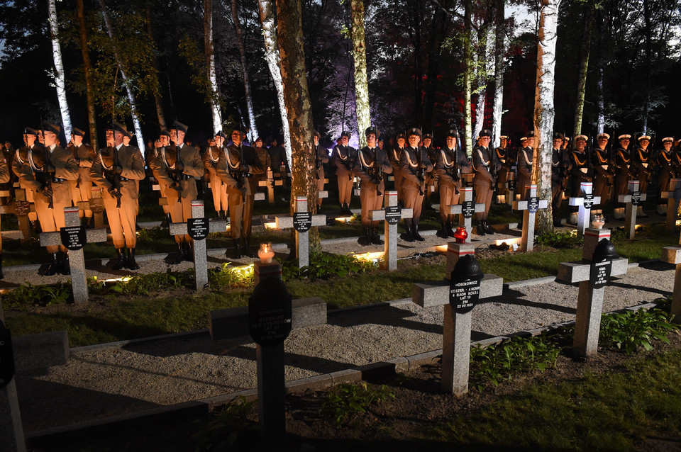 Groby poległych żołnierzy z 1920 roku na warszawskich Powązkach