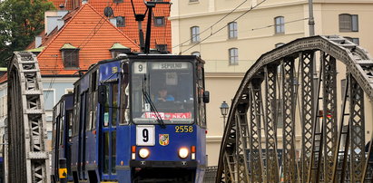 Kultowy wrocławski tramwaj zjechał z torów
