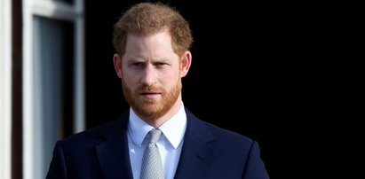 Książę Harry pisze książkę o życiu w rodzinie królewskiej. Pałac Buckingham zareagował!