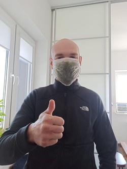 Naukowcy SGGW opracowali maskę z roślin. Ma chronić przed wirusami