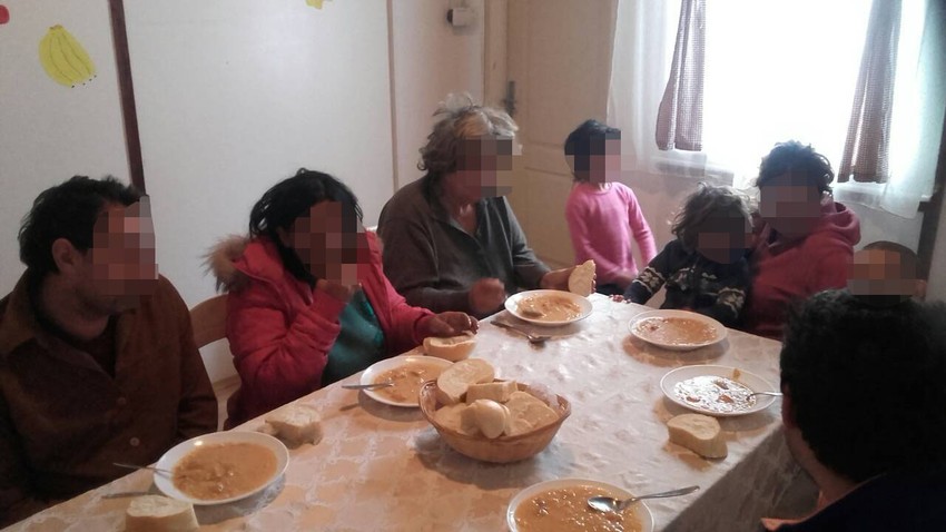 Evakuisani gradjani i deca iz Šainovca i Mekiša smešteni u MZ u Mekišu