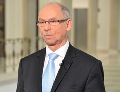 Lewandowski: PiS chce wyprowadzić UE z Polski, co się nie uda