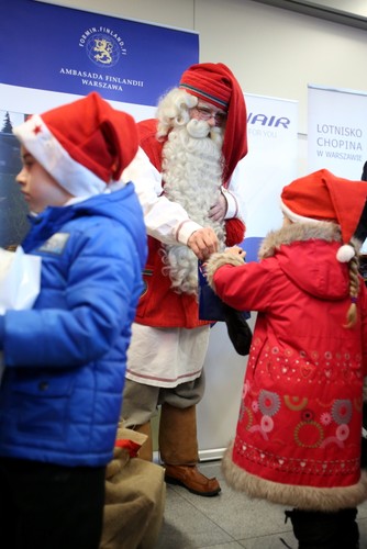 Święty Mikołaj z Rovaniemi przyleciał do Polski