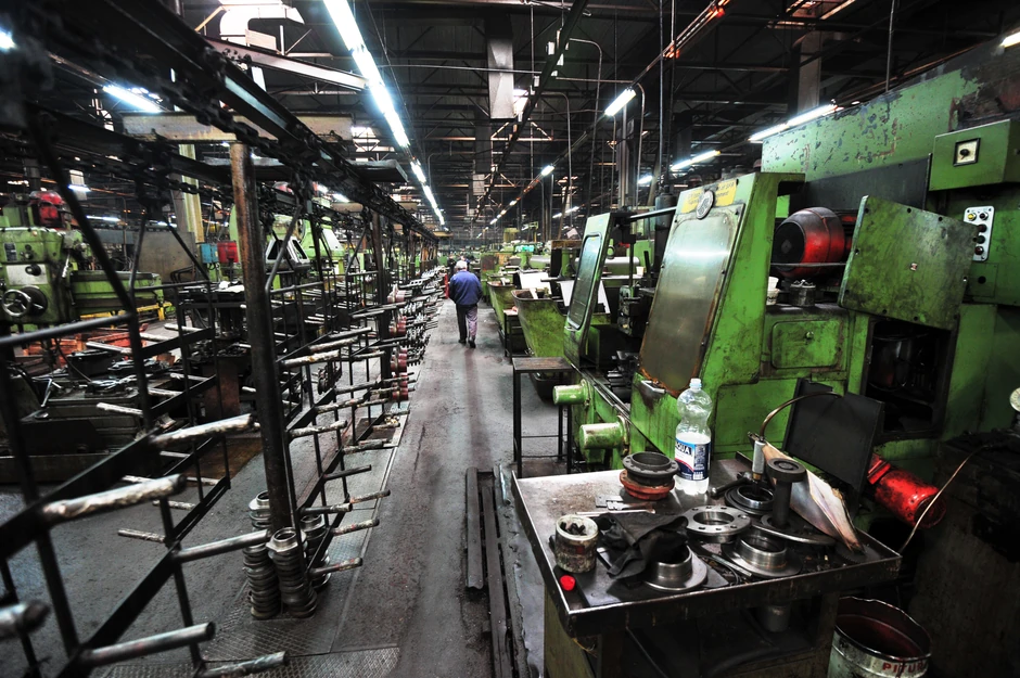 Robin Hud ili Super Hik: Država ne kreira ambijent pogodan za nove investicije, već sve manjkavosti pokušava da nadomesti subvencijama, tako što se jednima uzima da bi se nekima drugima dalo. A uzima se domaćim da bi se, po pravilu, dalo strancima