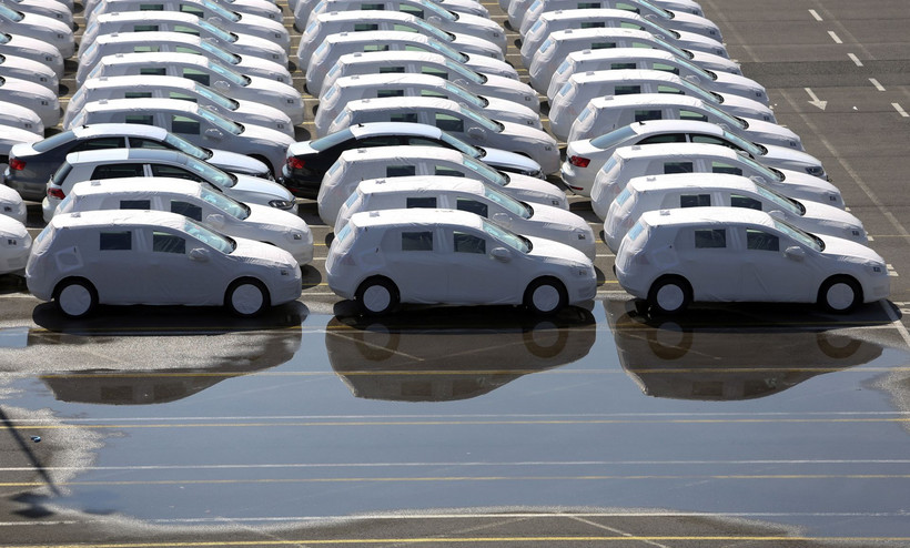 Po odkryciu, że Volkswagen instalował w silnikach diesla program fałszujący dane o emisji, w Niemczech przyjrzano się także innym producentom