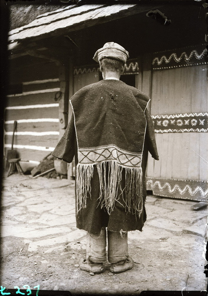 Gazda w czuchani, Smolnik koło Baligrodu, pow. Lesko, sierpień 1935