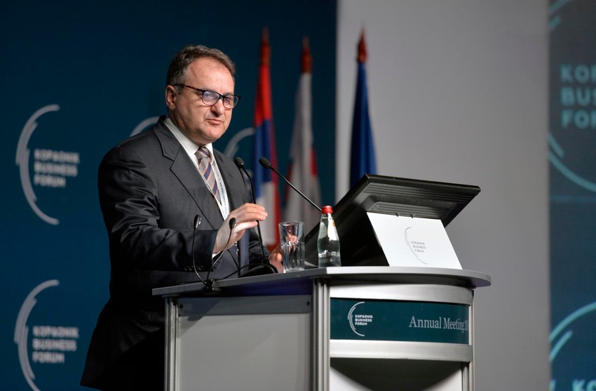 Aleksandar Vlahović govori na Kopaonik biznis forumu