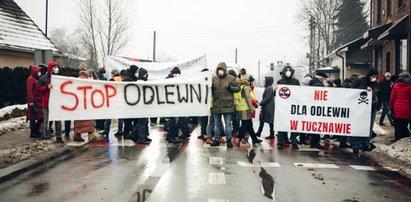 Wyszli na ulicę, bo zostali "sprzedani dla zysku". Protest w Dąbrowie Górniczej