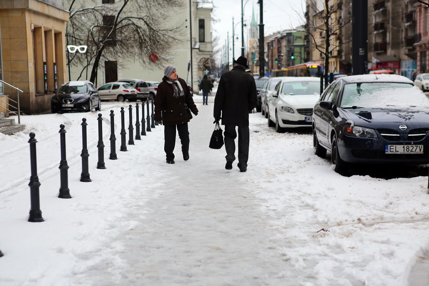 Śnieg popadał - breja na ulicach 