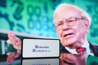 Legenda odchodzi, akcje lecą w dół. Co się dzieje z Berkshire Hathaway bez Warrena Buffetta?